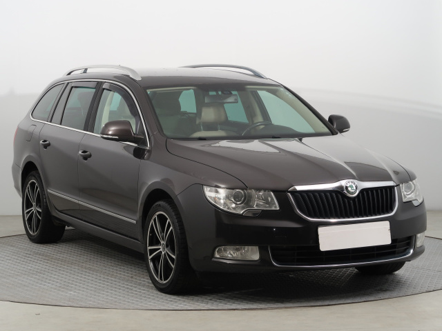 Škoda Superb, 2011