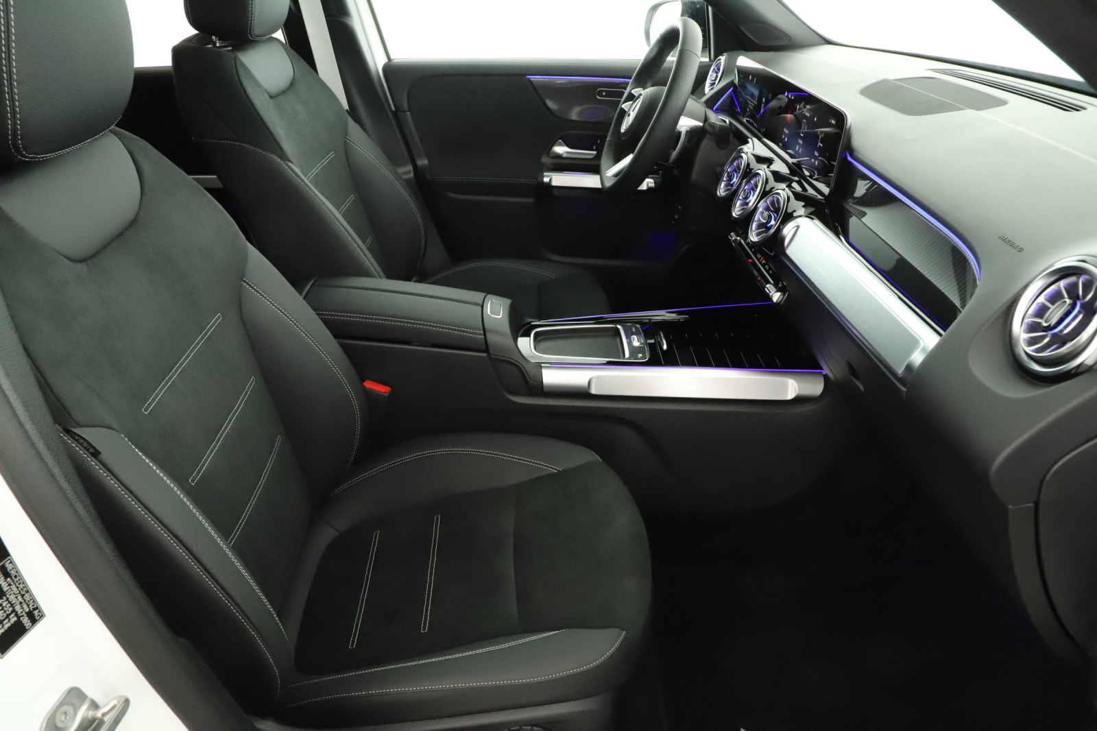 Mercedes-Benz GLB - 2026