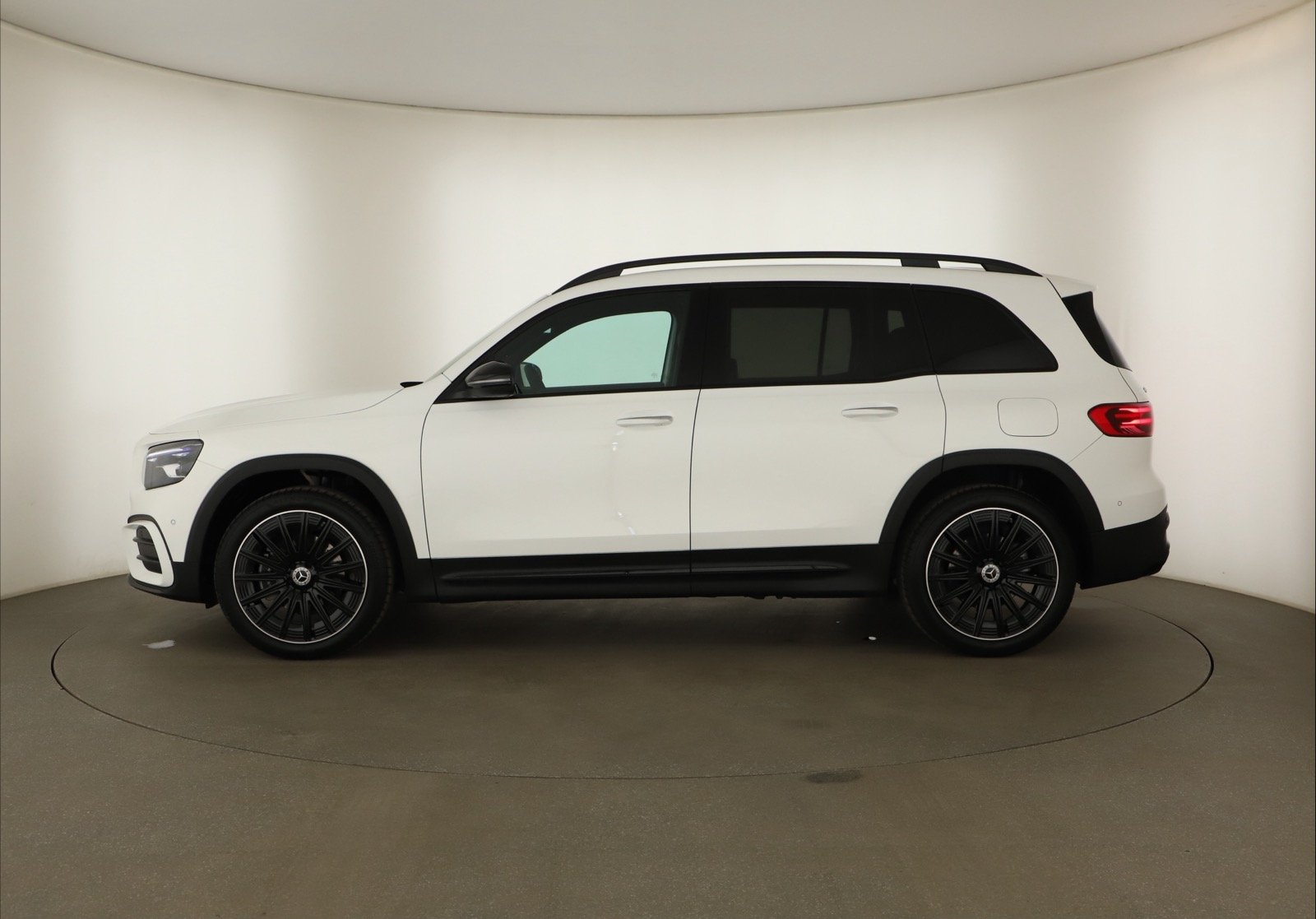 Mercedes-Benz GLB - 2026