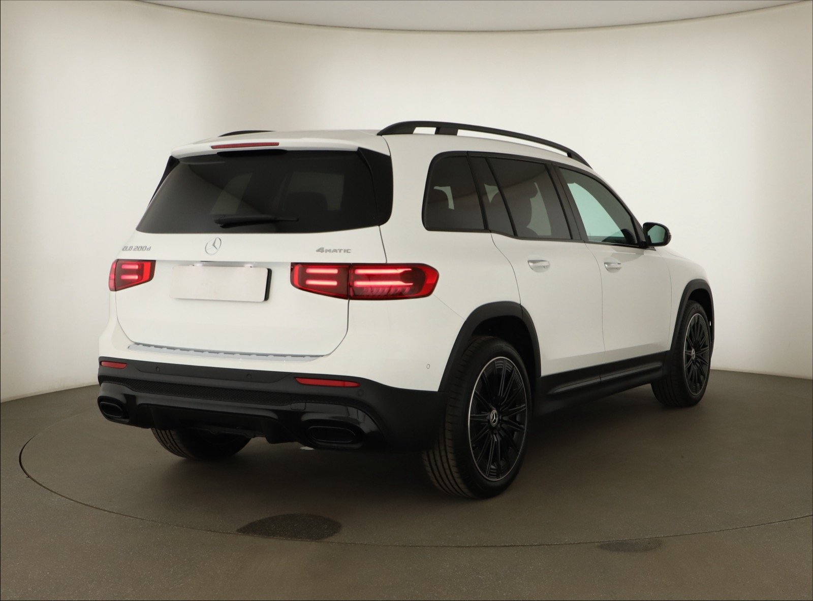 Mercedes-Benz GLB - 2026