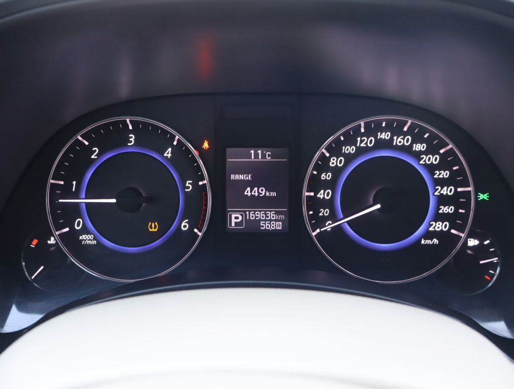 Infiniti QX70