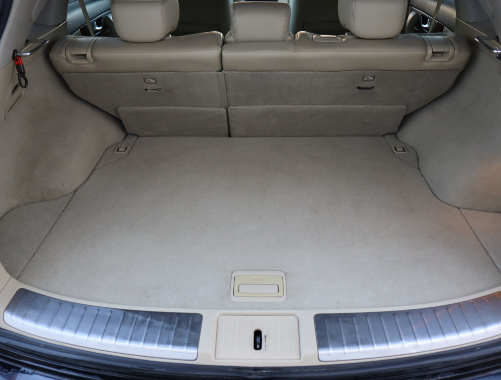 Infiniti QX70
