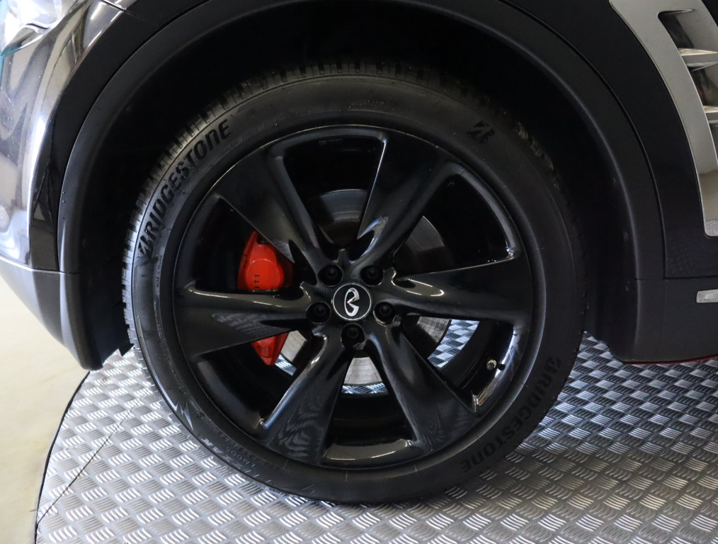 Infiniti QX70