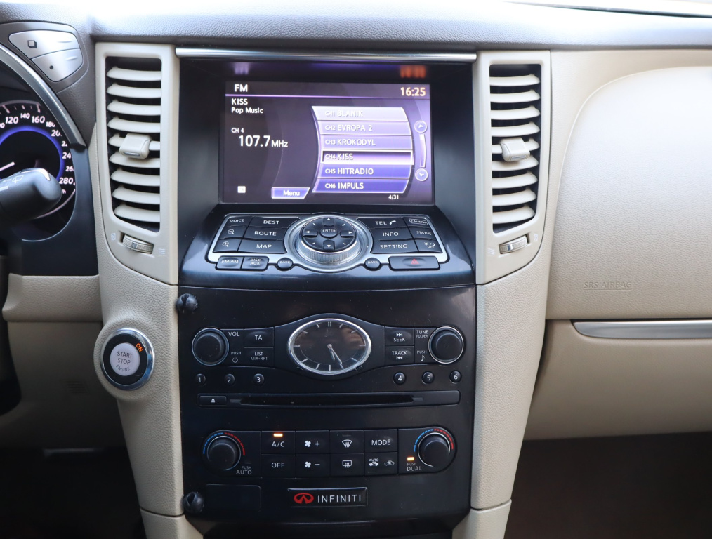 Infiniti QX70