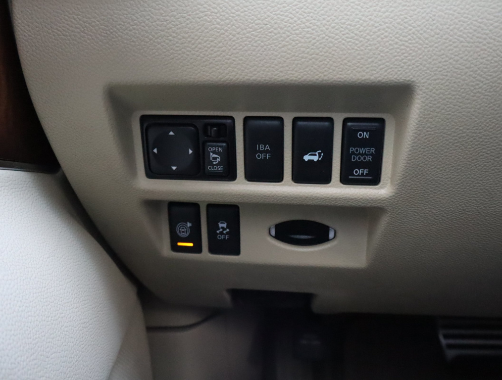 Infiniti QX70