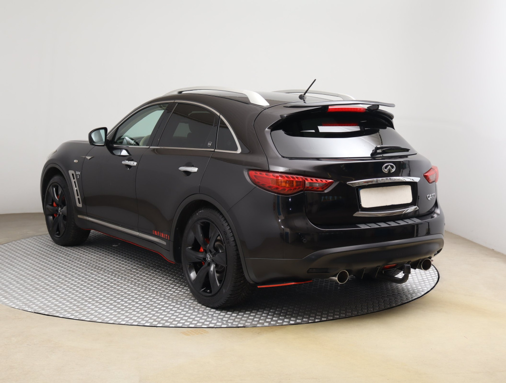 Infiniti QX70