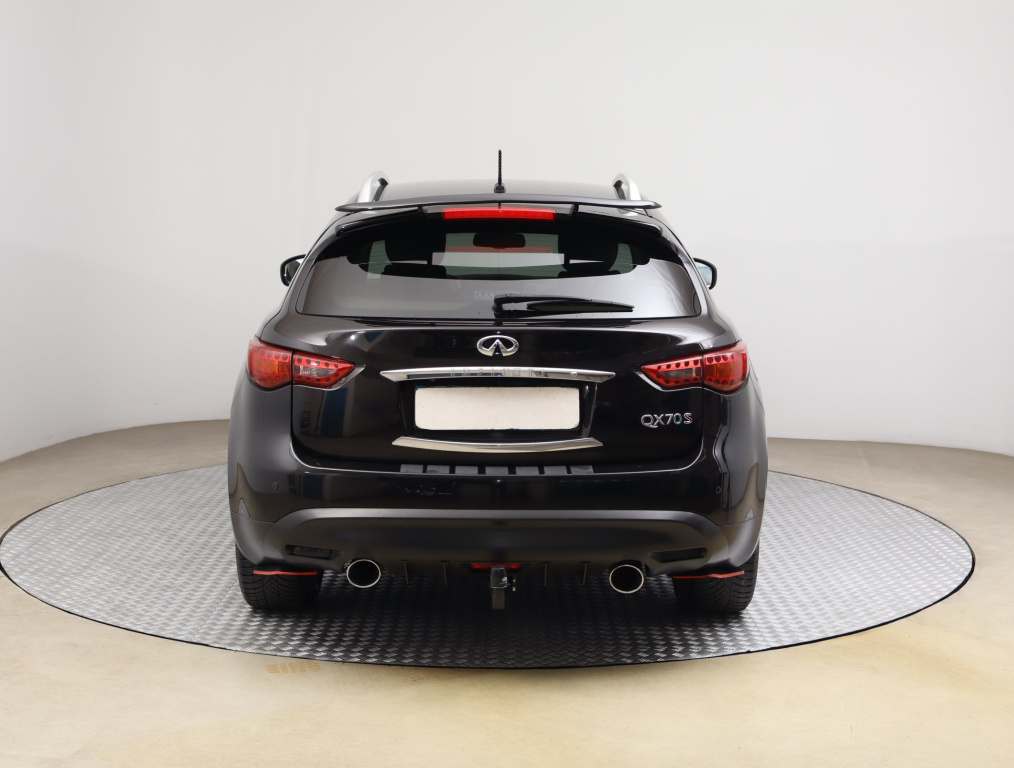 Infiniti QX70