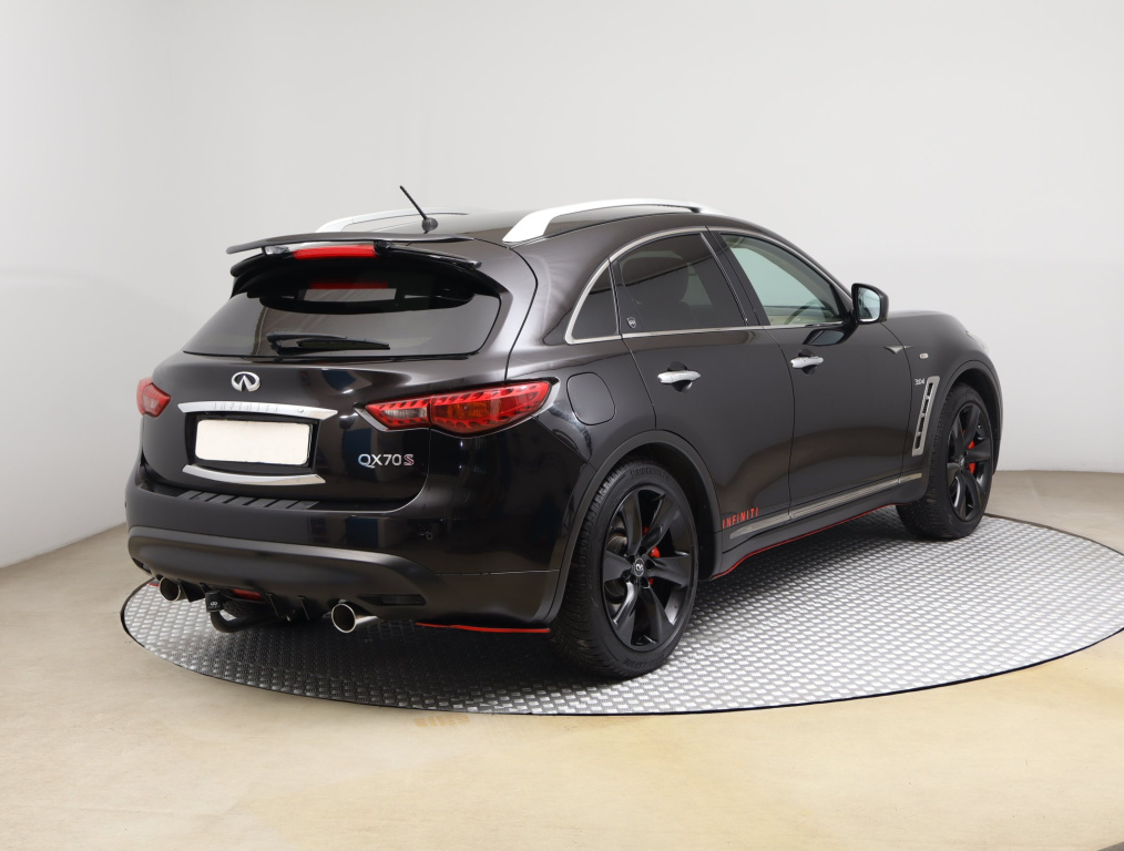 Infiniti QX70