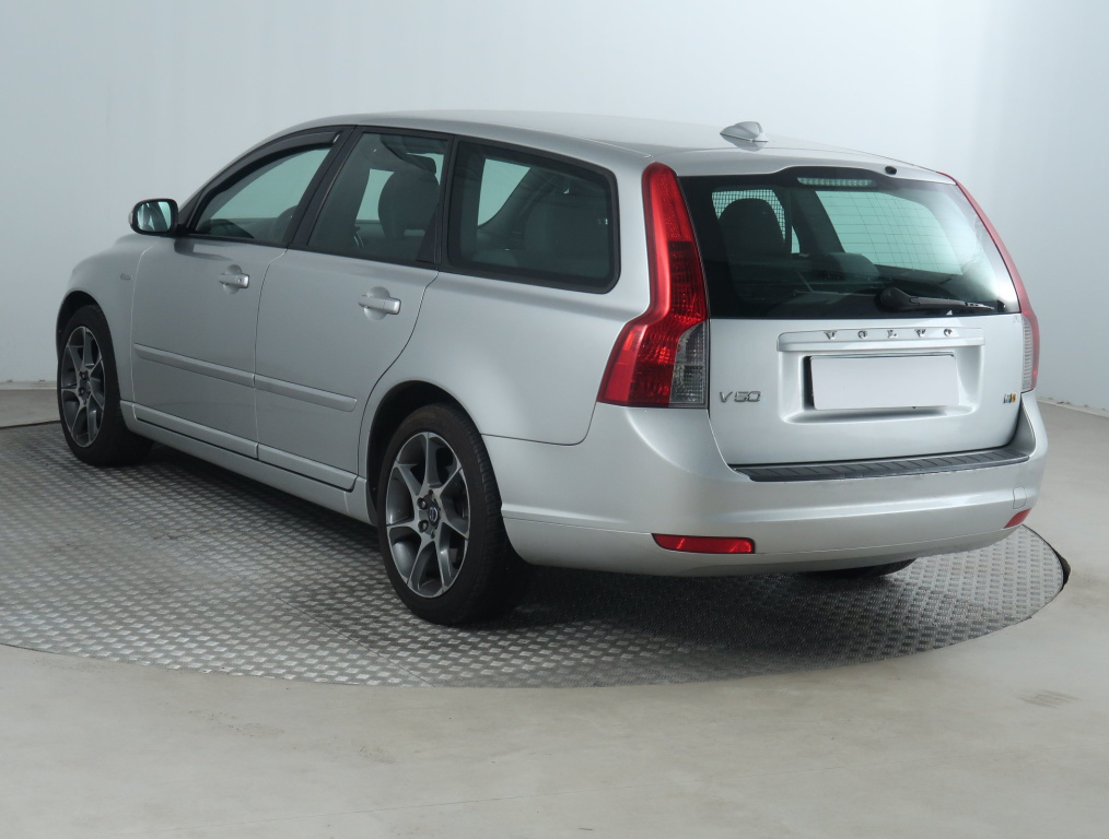 Volvo V50