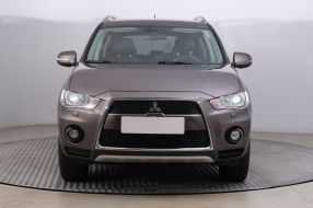 Mitsubishi Outlander - 2010