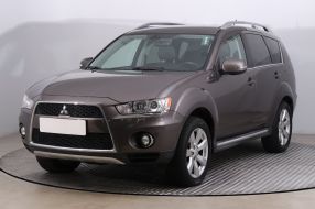 Mitsubishi Outlander - 2010