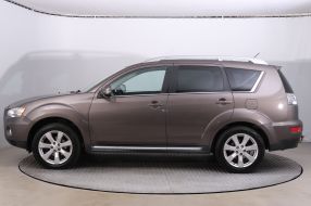 Mitsubishi Outlander - 2010