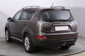 Mitsubishi Outlander - 2010