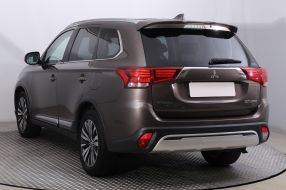 Mitsubishi Outlander - 2019