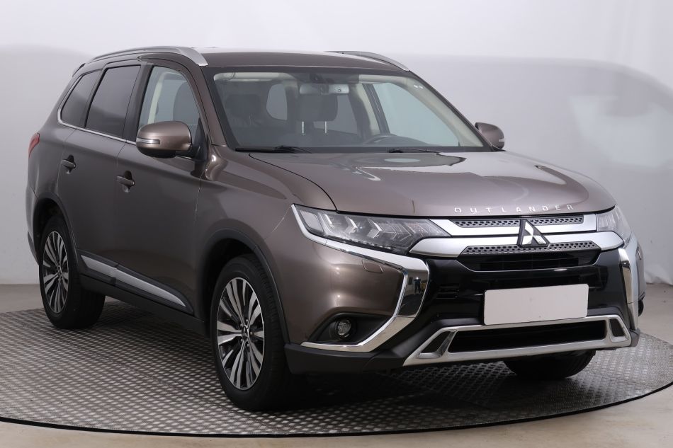 Mitsubishi Outlander - 2019