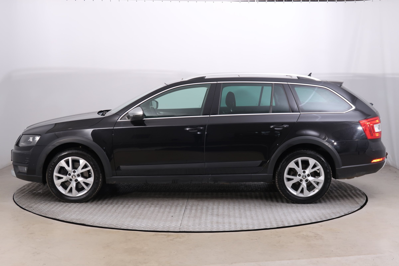 Škoda Octavia Scout - 2015