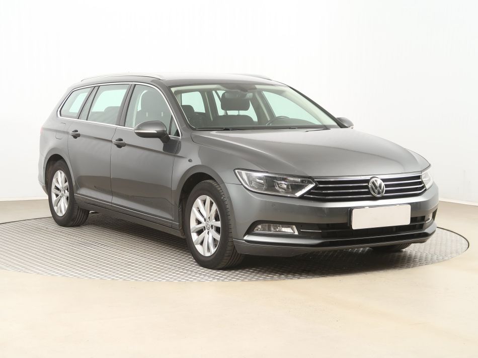 Volkswagen Passat - 2015