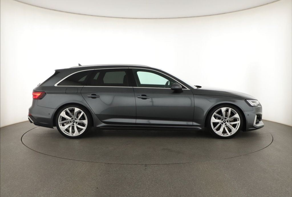 Audi RS4