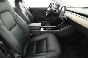 Tesla Model 3 - 2019