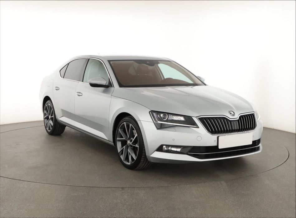 Skoda Superb - 2019