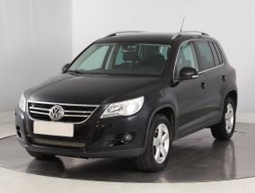 Volkswagen Tiguan - 2011
