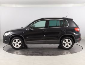Volkswagen Tiguan - 2011