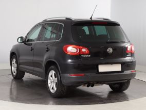 Volkswagen Tiguan - 2011