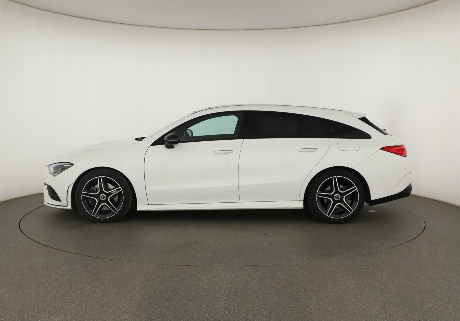 Mercedes-Benz CLA - 2022