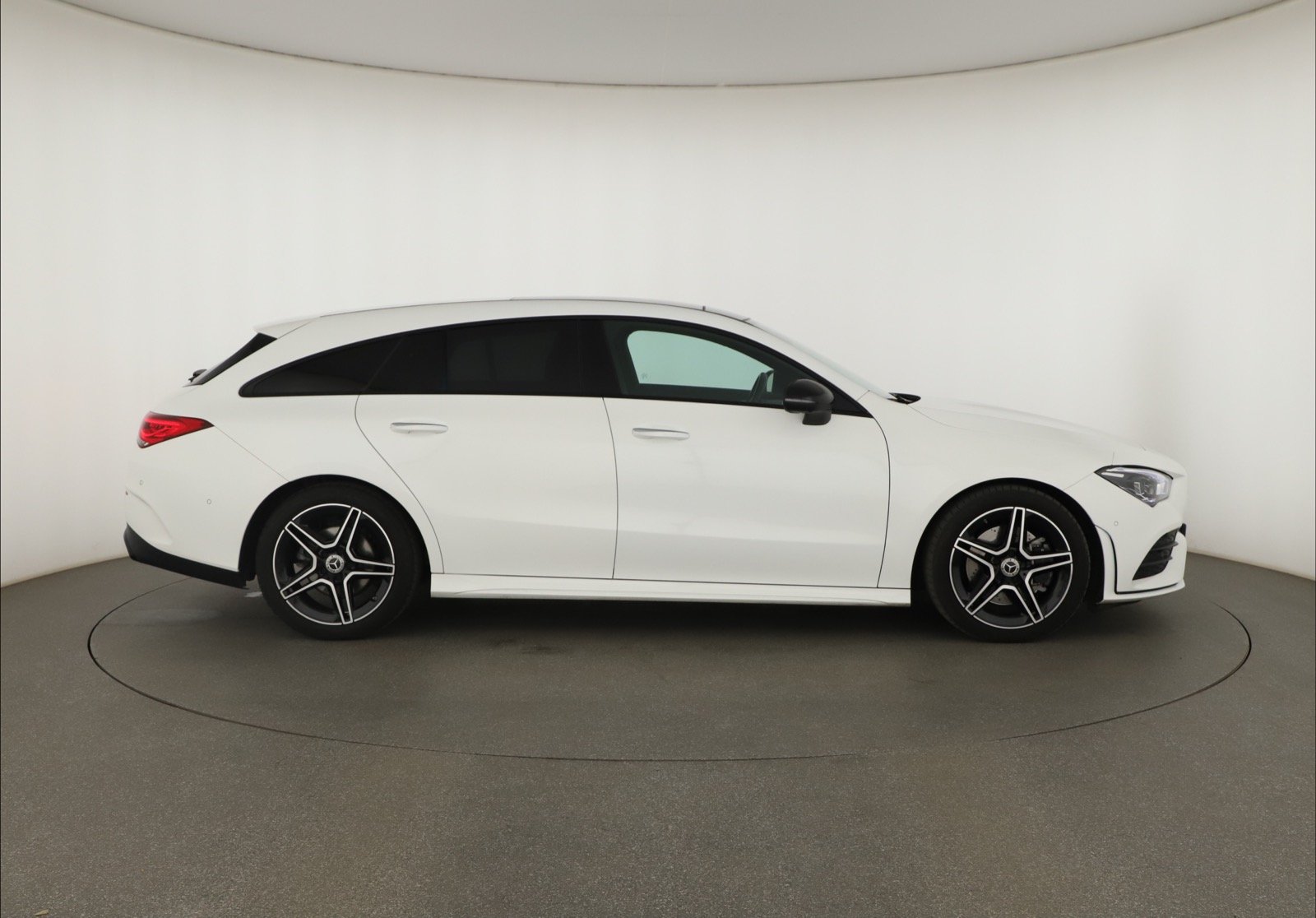 Mercedes-Benz CLA - 2022