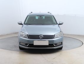 Volkswagen Passat - 2011