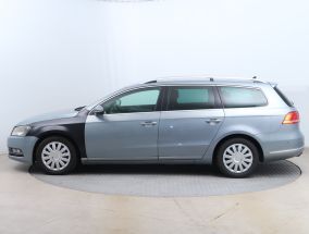 Volkswagen Passat - 2011