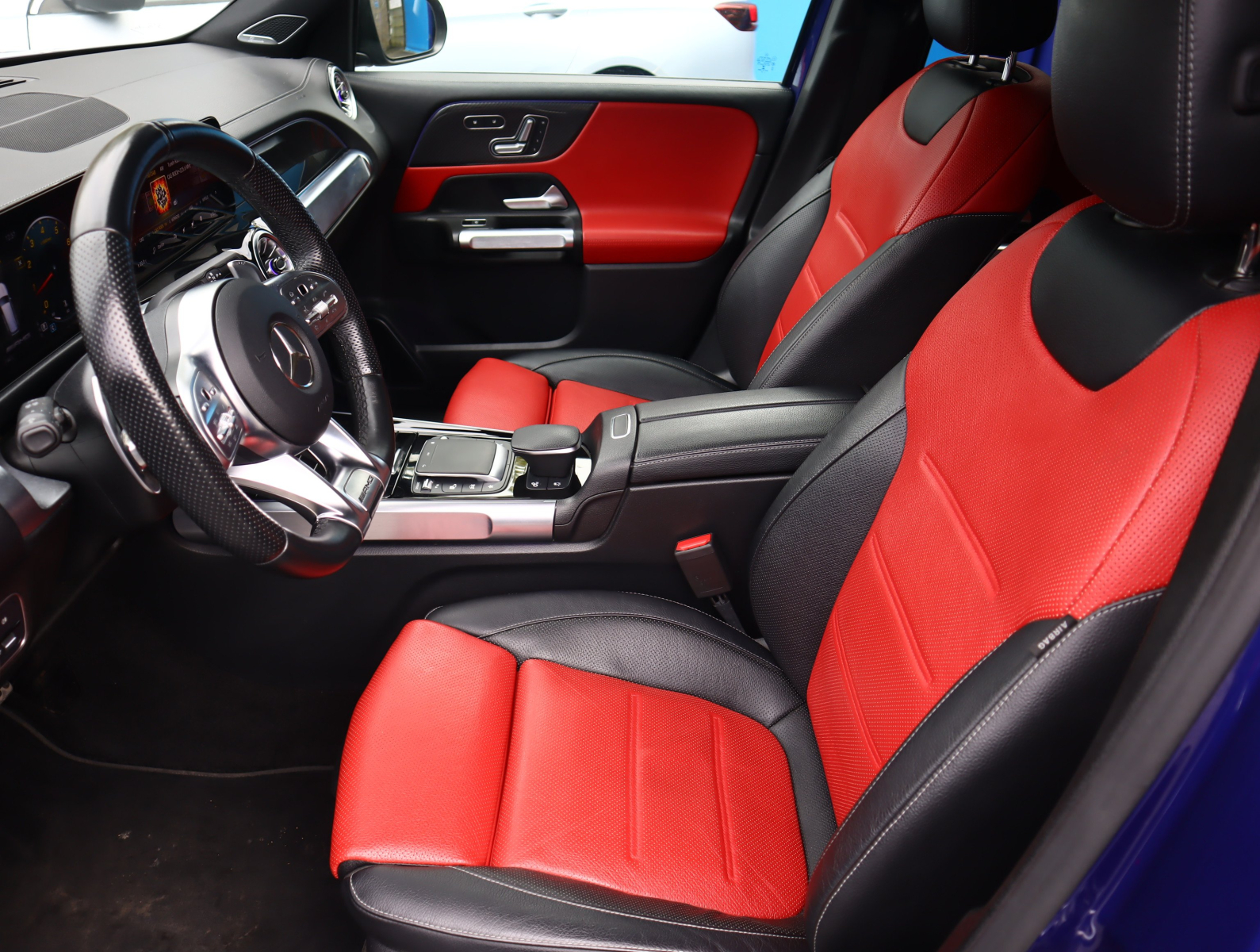 Mercedes-Benz GLB - 2021