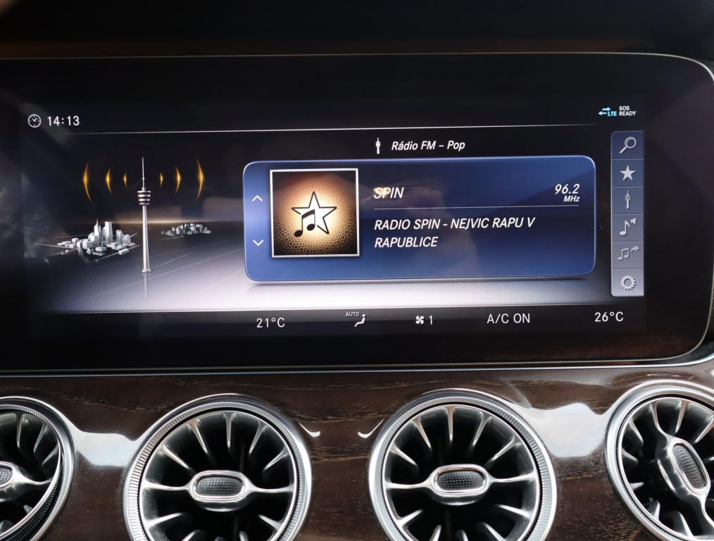 Mercedes-Benz E