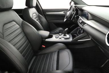 Alfa Romeo Stelvio - 2023