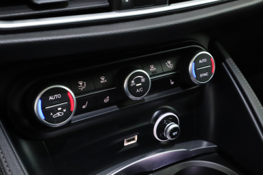 Alfa Romeo Stelvio - 2023