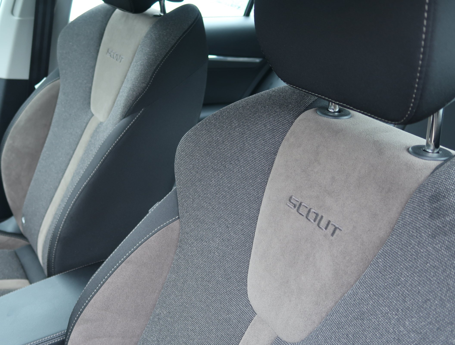 Škoda Octavia Scout - 2023