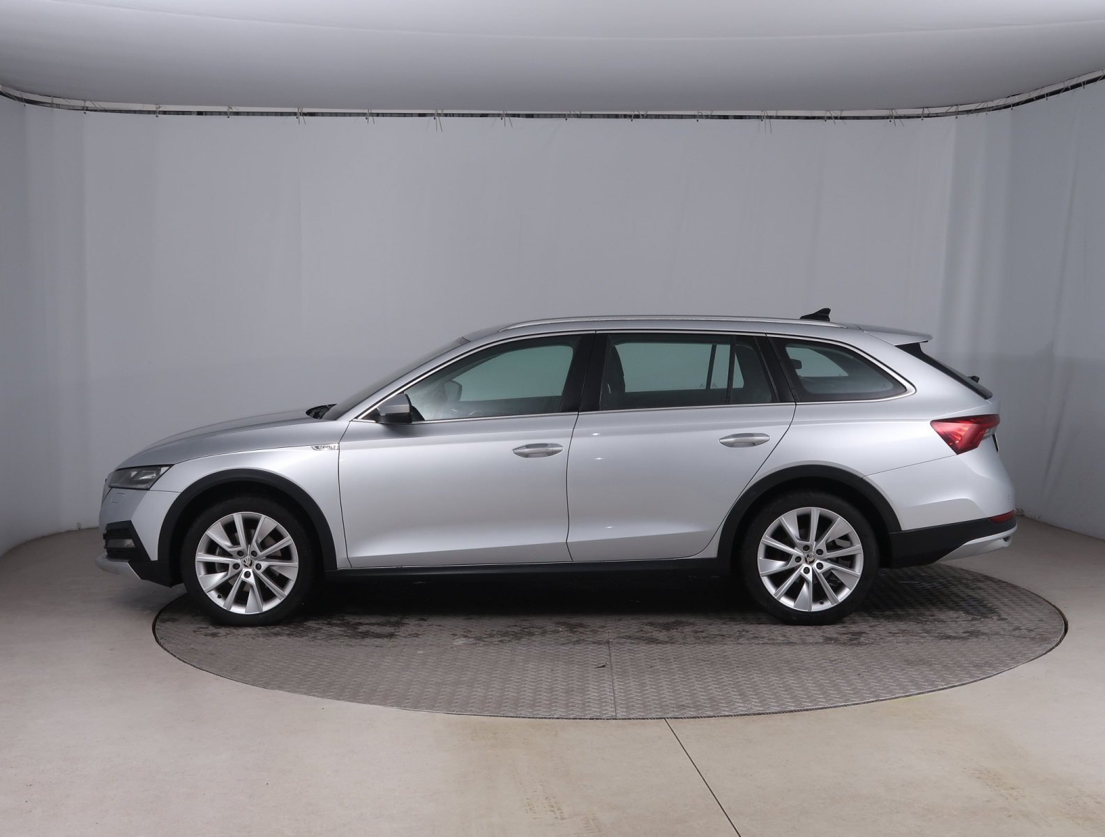 Škoda Octavia Scout - 2023