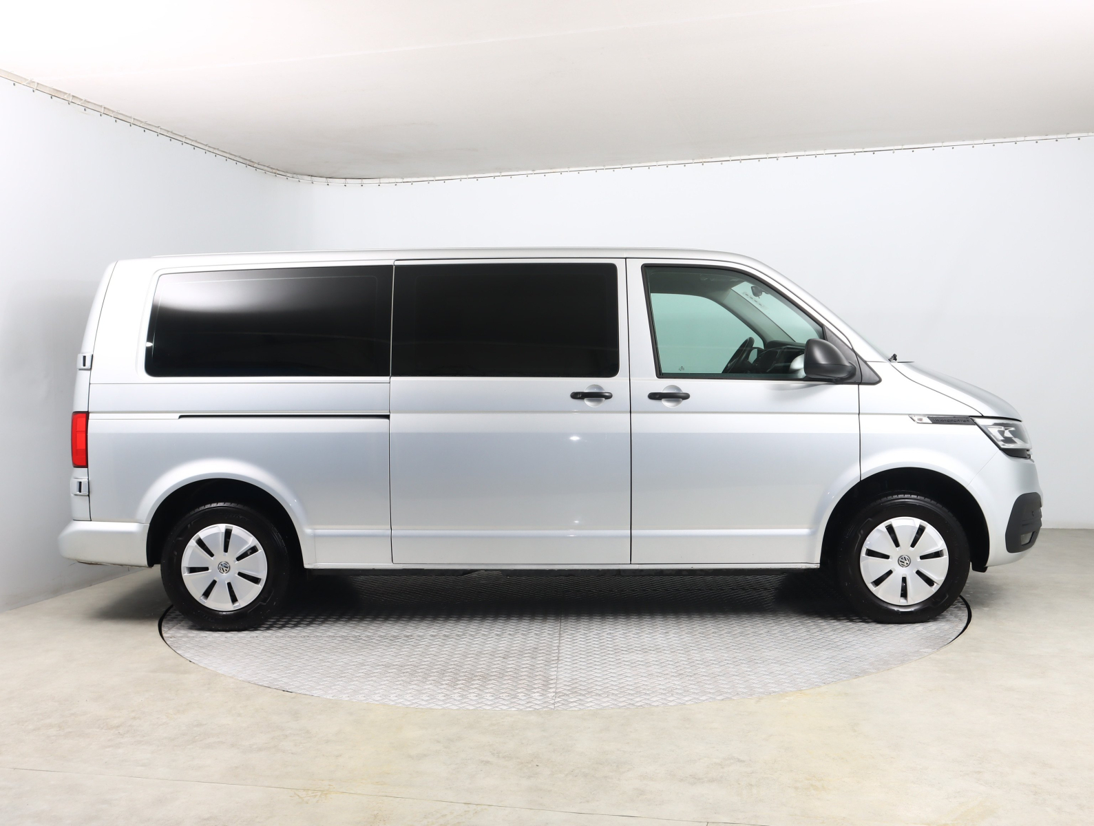 Volkswagen Transporter - 2023