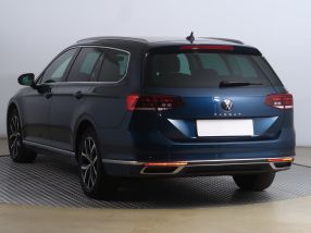 Volkswagen Passat - 2022
