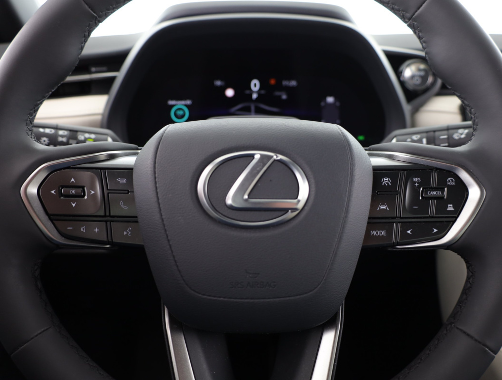 Lexus LBX