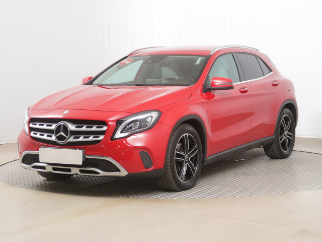Mercedes-Benz GLA 200 d 4MATIC