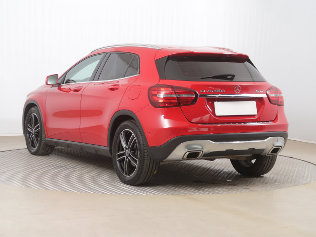 Mercedes-Benz GLA 200 d 4MATIC