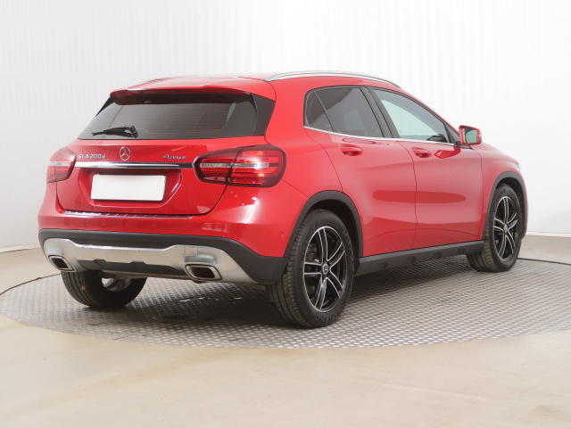 Mercedes-Benz GLA 200 d 4MATIC