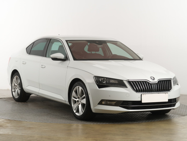 Škoda Superb 2016