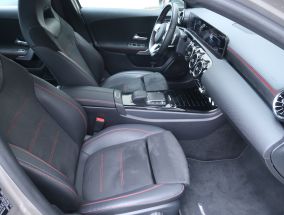 Mercedes-Benz A - 2021