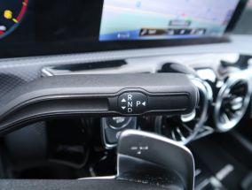 Mercedes-Benz A - 2021