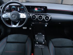 Mercedes-Benz A - 2021