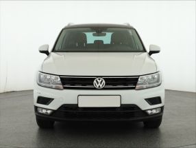 Volkswagen Tiguan - 2016