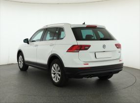 Volkswagen Tiguan - 2016