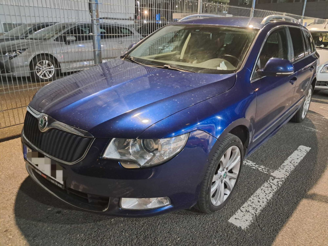 Škoda Superb 2012